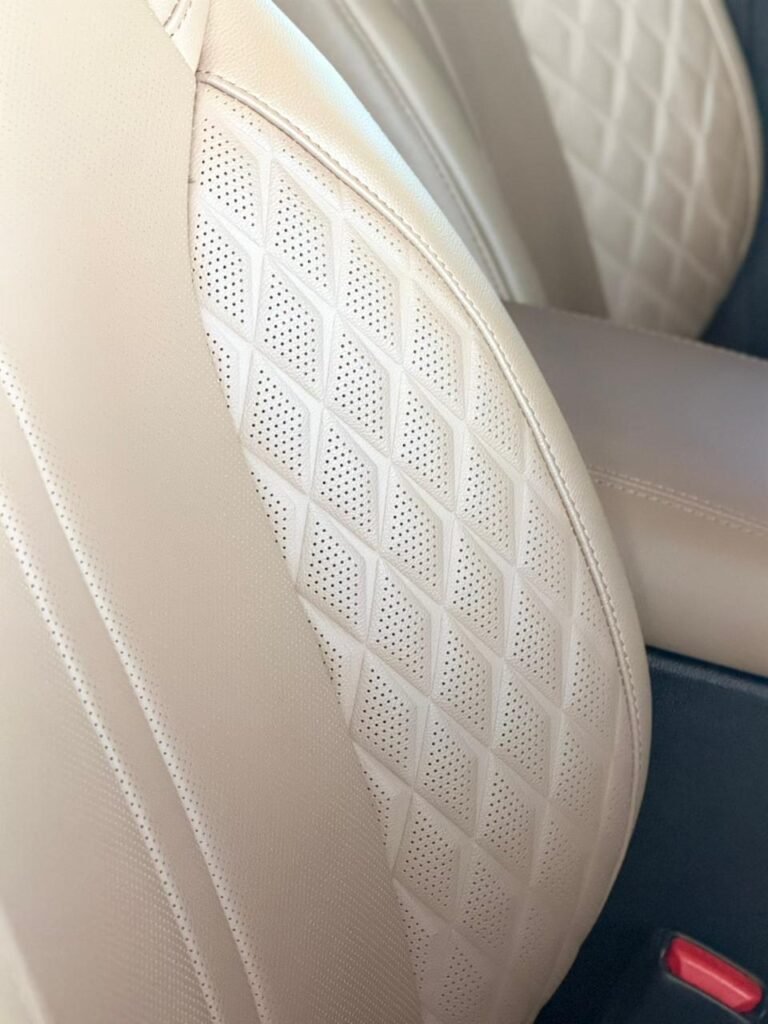 - Sorento 2024 -HYPRID - 6 seats- PANORAM